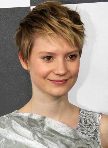 Soubor:Mia Wasikowska 2010.jpg – Wikipedie
