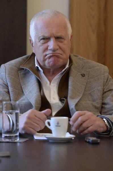 Klaus o „totálním selhání“ s uprchlickými kvótami: Referendum nebo volby