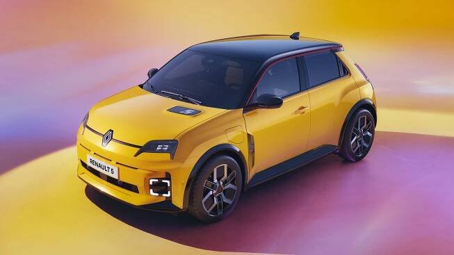 Nový Renault 5 E-Tech přijíždí jako stylový elektromobil s nádechem retra