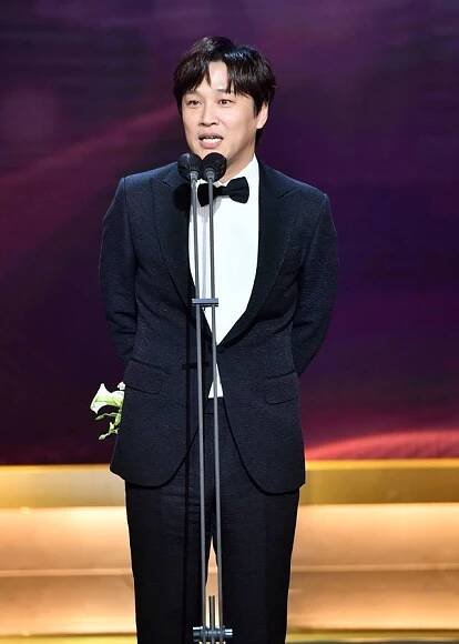 Na stanici KBS divákov tento rok zaujala romantika. Kto získal 2021 KBS Drama Awards? - Asianstyle