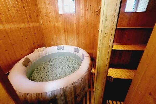 Vířivka a sauna v ceně pobytu
