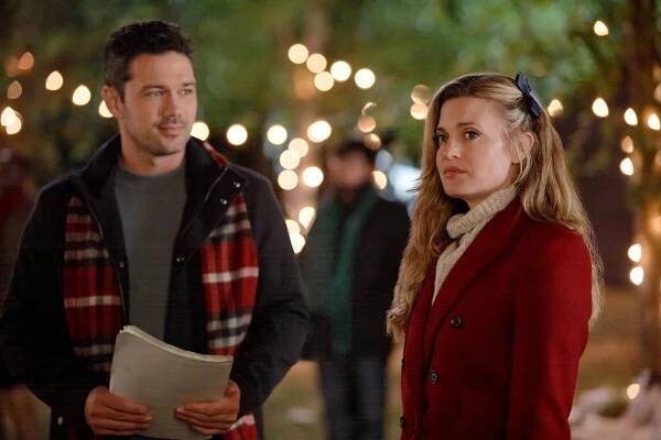Ryan Paevey, Brooke D'Orsay - A Fabled Holiday - Z filmu