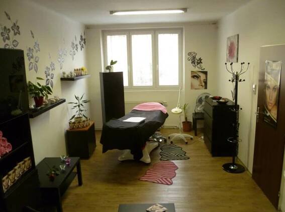 Přenecháme pronájem salonu, vybavení, smlouvy na ŽL za odstupné - Inzerát 27647 | Salóny krásy