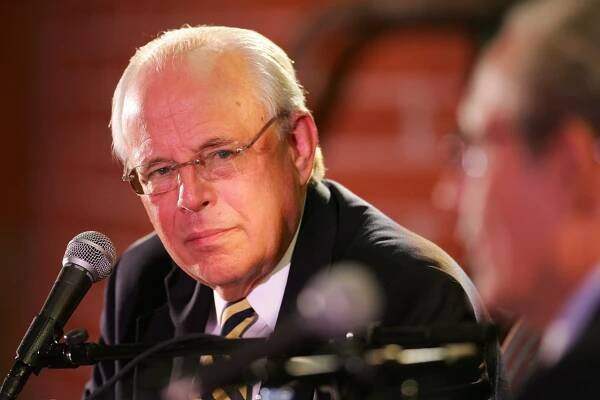 Dean: Nixon might have survived Watergate if there had been Fox News