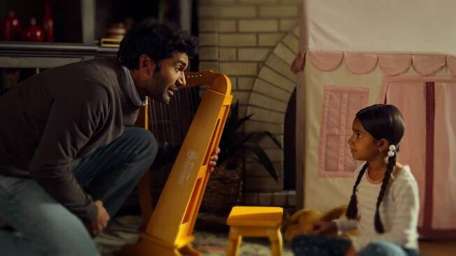 Tenkrát poprvé - …, když jsem se musela chovat vzorně - Z filmu - Sendhil Ramamurthy