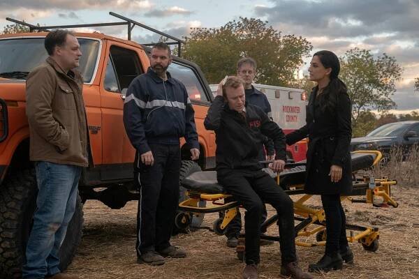 Osudové cesty - Demoliční koule - Z filmu - David Hewlett, Mark Rendall, Archie Panjabi