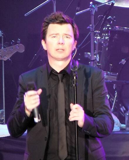 Soubor:Rick Astley-cropped.jpg