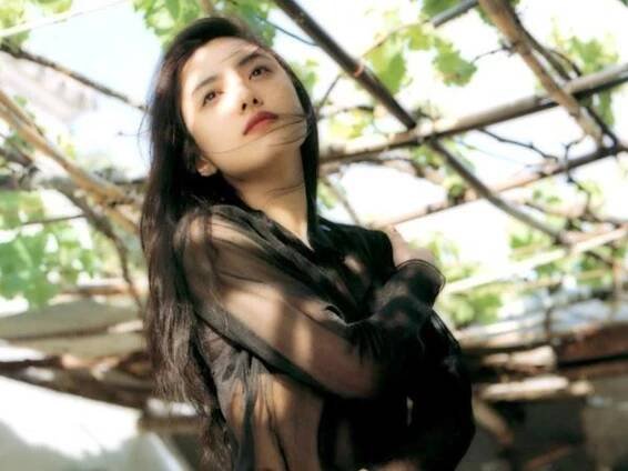 1024full-yukie-nakama