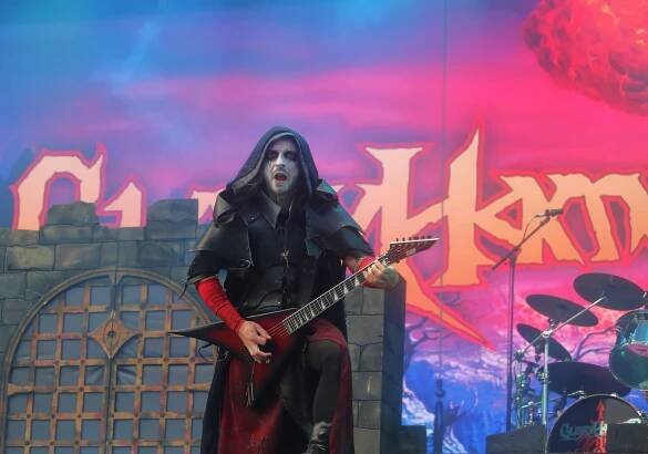 Sobotní dávka metalu na Masters of Rock. Vystoupili Hammerfall i Floor Jansen