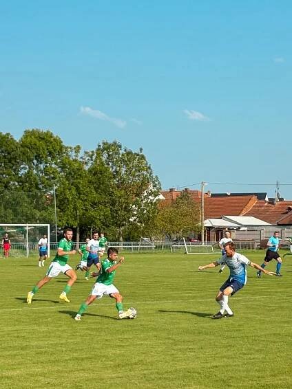 DERBY KYJOVSKA V SOUBOJI DVOU NOVÁČKŮ MOC FOTBALOVÉ KRÁSY NEPOBRALO!
