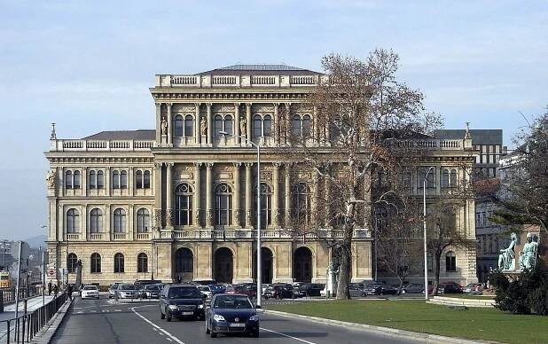 Soubor:Budapest, Magyar Tudományos Akadémia 24.jpeg