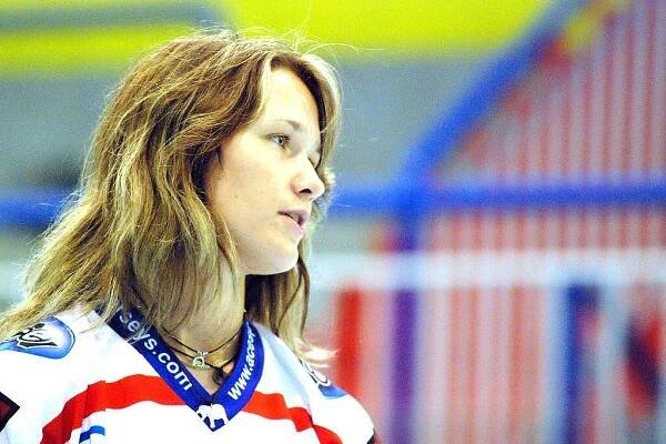 Českou vlajku při zahájení zimní olympiády nesla bývalá kolínská hokejistka