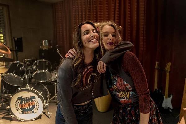 Arielle Carver-O'Neill, Ellie Gall - Ash vs Evil Dead - Family - Z natáčení