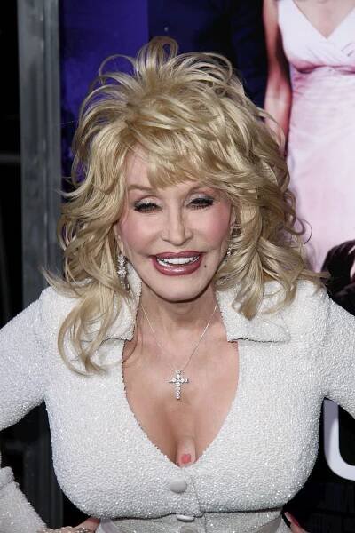 Její tělo zdobí několik tetování: Country královna Dolly Parton (75) prozradila, co si nechala pomalovat