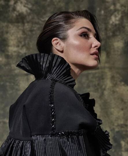 Hande Erçel Biography (2023), Series, Instagram, Age, Boyfriend, Net Worth | Turkish Drama World