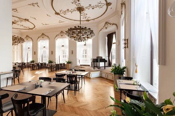 Hotel Praha - kavárna a restaurace foto 3