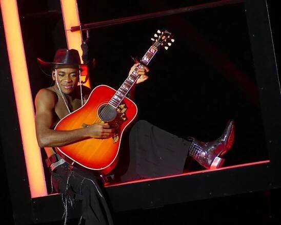 Madonna tvrdí, že je jí adoptovaný synek ze všech dětí nejpodobnější, i když nemají společné geny. David je také zaměřený na cíl a umí se o sebe postarat. Po maturitě odešel z domu a snaží se prorazit v New Yorku jako učitel hry na kytaru.