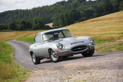 A gorgeous 1968 Jaguar E-type is up for auction
