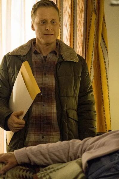 Resident Alien - Birds of a Feather - Z filmu - Alan Tudyk