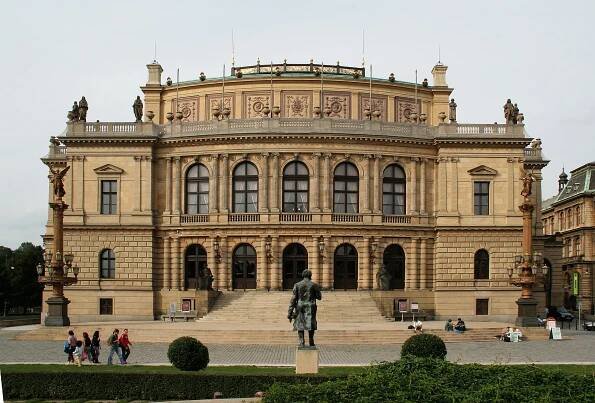 Soubor:Praha Rudolfinum front.jpg – Wikipedie