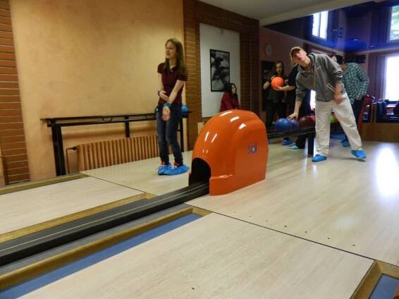 bazén/bowling stránka 2, Základní škola Gajdošova 9, příspěvková organizace, škola rodinného typu, anglický slavík