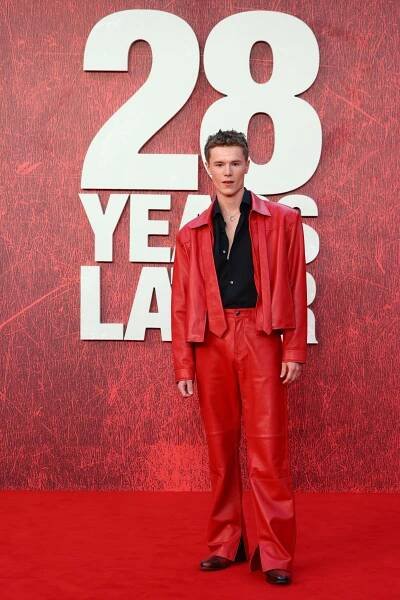 See Edvin Ryding's red carpet look at the premiere of 28 Years Later - Vogue Scandinavia