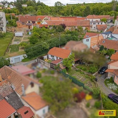 Kobeřice u Brna, RD 1+1, krb, zahrada s pergolou –