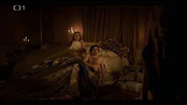 Film Marie Terezie plný sexu! Prasklá postel, soulož s labutí. Vážně to tak bylo?