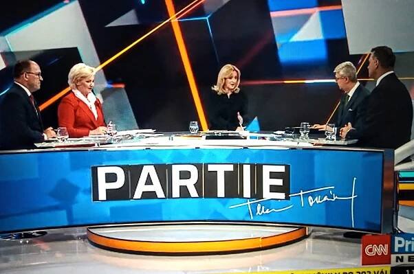 Před podzimními parlamentními volbami se na české politické scéně rozmáhají různé nešvary, na které jsme v minulosti nebyli zvyklí. Z politiků padají vzájemné urážky, které nemají mnohdy s politikou nic společného. Zmizela přírozená pravice, ale i přirozená levice. Všechno se smíchalo do různých rádoby občanských hnutí, která spřádají své rejdy, s nimiž voliče jen ohlupují. Bude tomu někdy konec? Těžko.