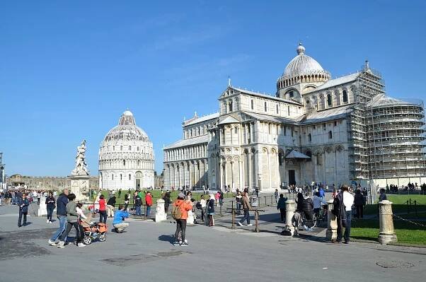 Discover Pisa and Lucca in just one day | Visit Tuscany