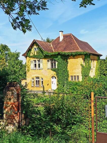 Soubor:Holoubkov, vila Šťastný domov (1).jpg
