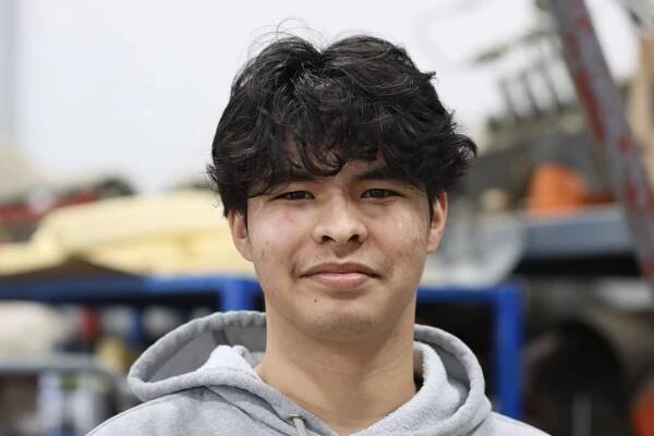 During his free time, Alejandro Estrada sometimes likes to play videogames. Some of his favorites include “God of War” and “Red Dead Redemption”.
