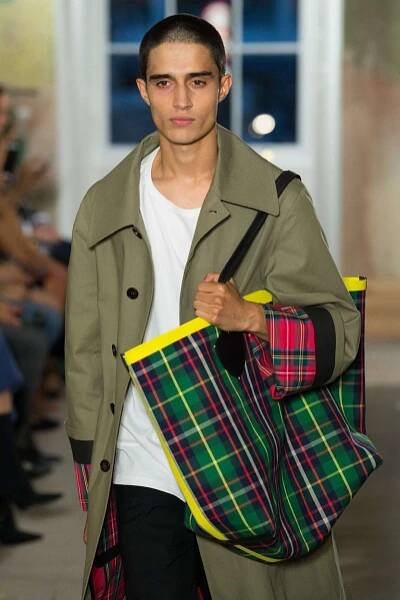 Kolekce Burberry na příští jaro 