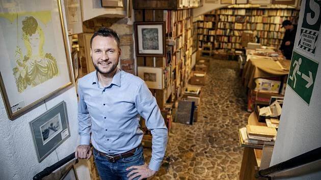 Pavel Hénik: Dialogy si čtu nahlas a zkoumám jak mi to „leze z pusy ven“