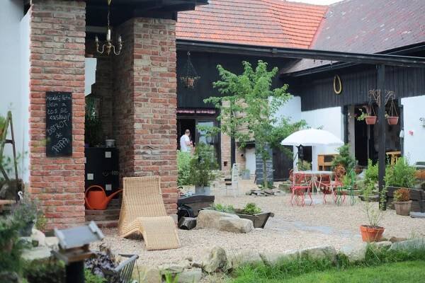 Ostatní tipy: Bistrot de Papa v Horních Dubenkách