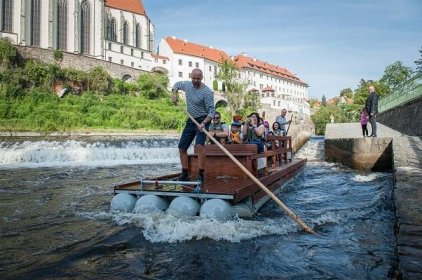 Vyhlídkové plavby na vorech po Vltavě | Voroplavba Radek Šťovíček