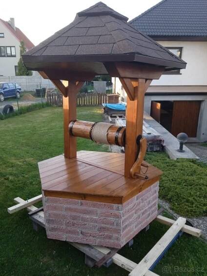 okrasná studna