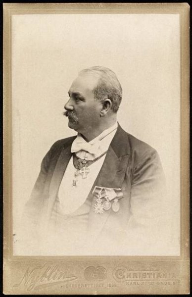 Soubor:Portrett av Johan Svendsen, 1899.jpg – Wikipedie