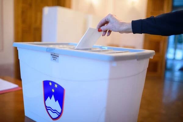 Slovenians reject equal marriage in referendum