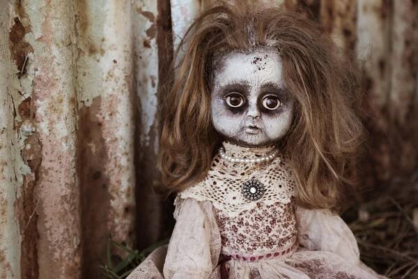 Skutečný příběh démonické panenky Annabelle