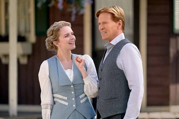 Pascale Hutton and Jack Wagner in "When Calls the Heart."