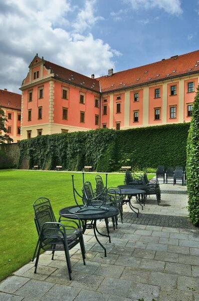 Soubor:Bývalý jezuitský konvikt, Olomouc (06).jpg – Wikipedie