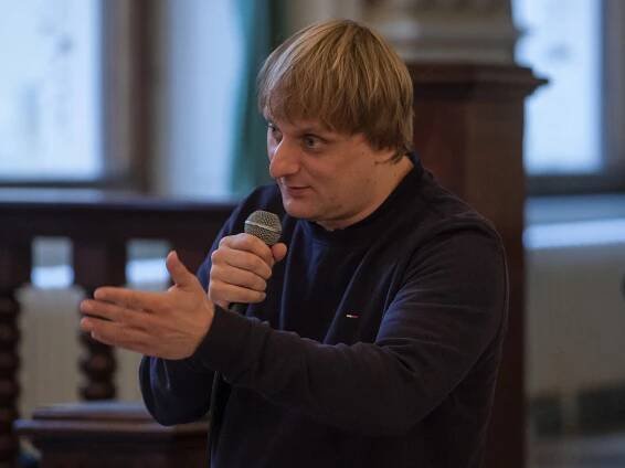 Lukáš Pavlásek: Politici mi nestojí za to, abych si je tahal do představení