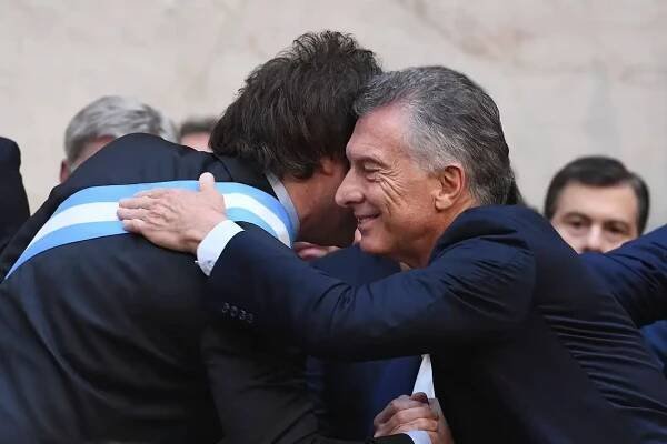 Mauricio Macri: From ‘Kremlin wizard’ to juggler at the traffic lights