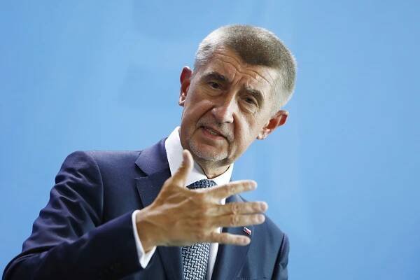 Restituce jsou předražené o 54 miliard, tvrdí Babiš. Analýzu nemá, jen Haškův projev