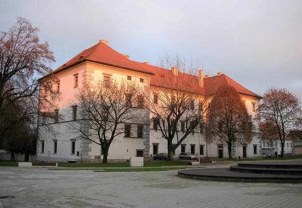 Fotogaléria • Zámek Lovosice (Zámok) • Mapy.com