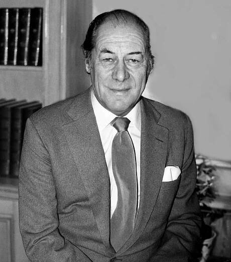 File:Rex Harrison Allan Warren (cropped).jpg - Wikimedia Commons