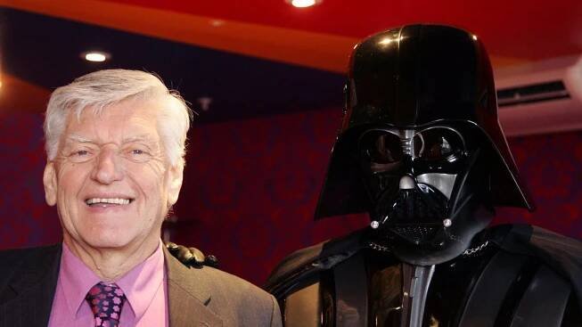 Ať ho provází síla: Zemřel první Darth Vader, herec David Prowse odešel v 85 letech – eXtra.cz