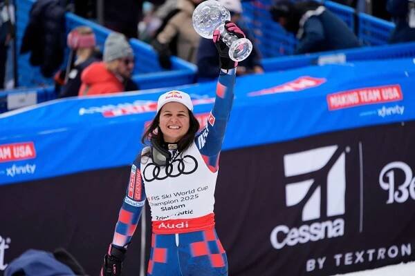 Lyžovanie dnes: Shiffrinová vyhrala slalom, glóbus má Ljutičová | SPORTNET