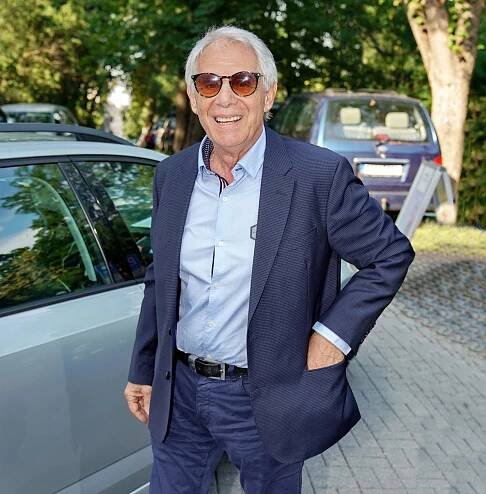 Josef Laufer na oslavě 80. narozenin Karla Gotta.
